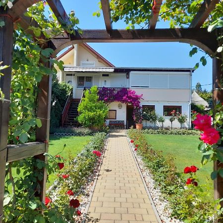 Rozsakert Vendeghaz Bed & Breakfast Szigliget Eksteriør bilde