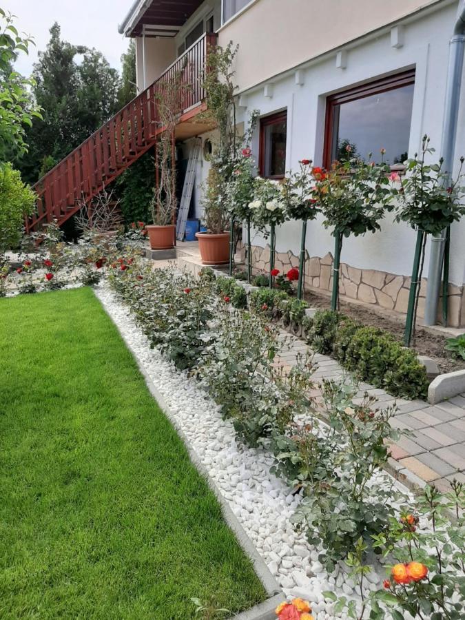Rozsakert Vendeghaz Bed & Breakfast Szigliget Eksteriør bilde