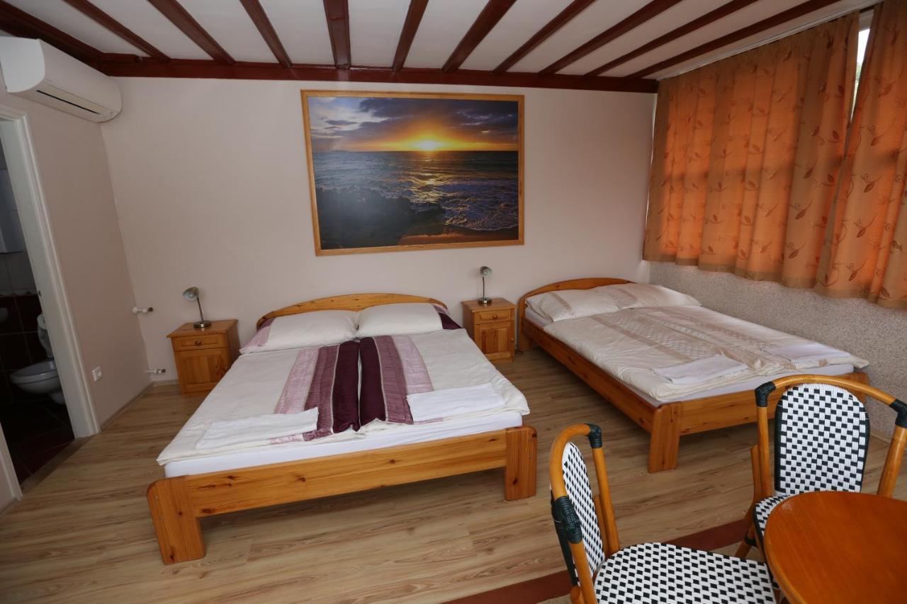 Rozsakert Vendeghaz Bed & Breakfast Szigliget Eksteriør bilde