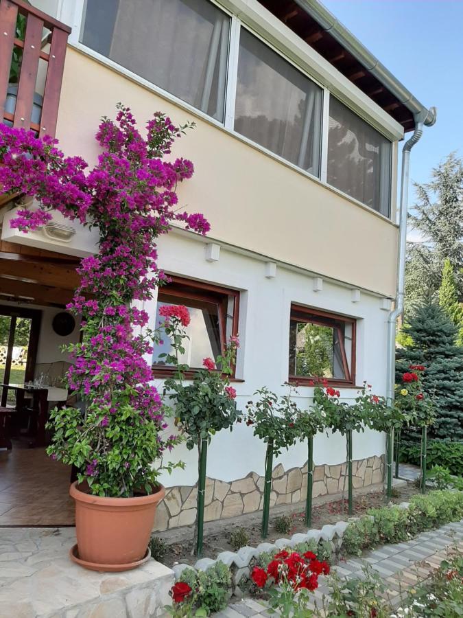 Rozsakert Vendeghaz Bed & Breakfast Szigliget Eksteriør bilde