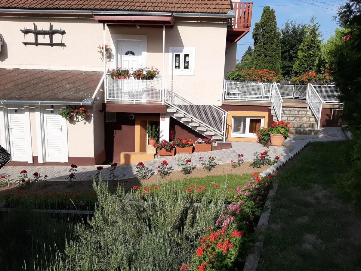 Rozsakert Vendeghaz Bed & Breakfast Szigliget Eksteriør bilde