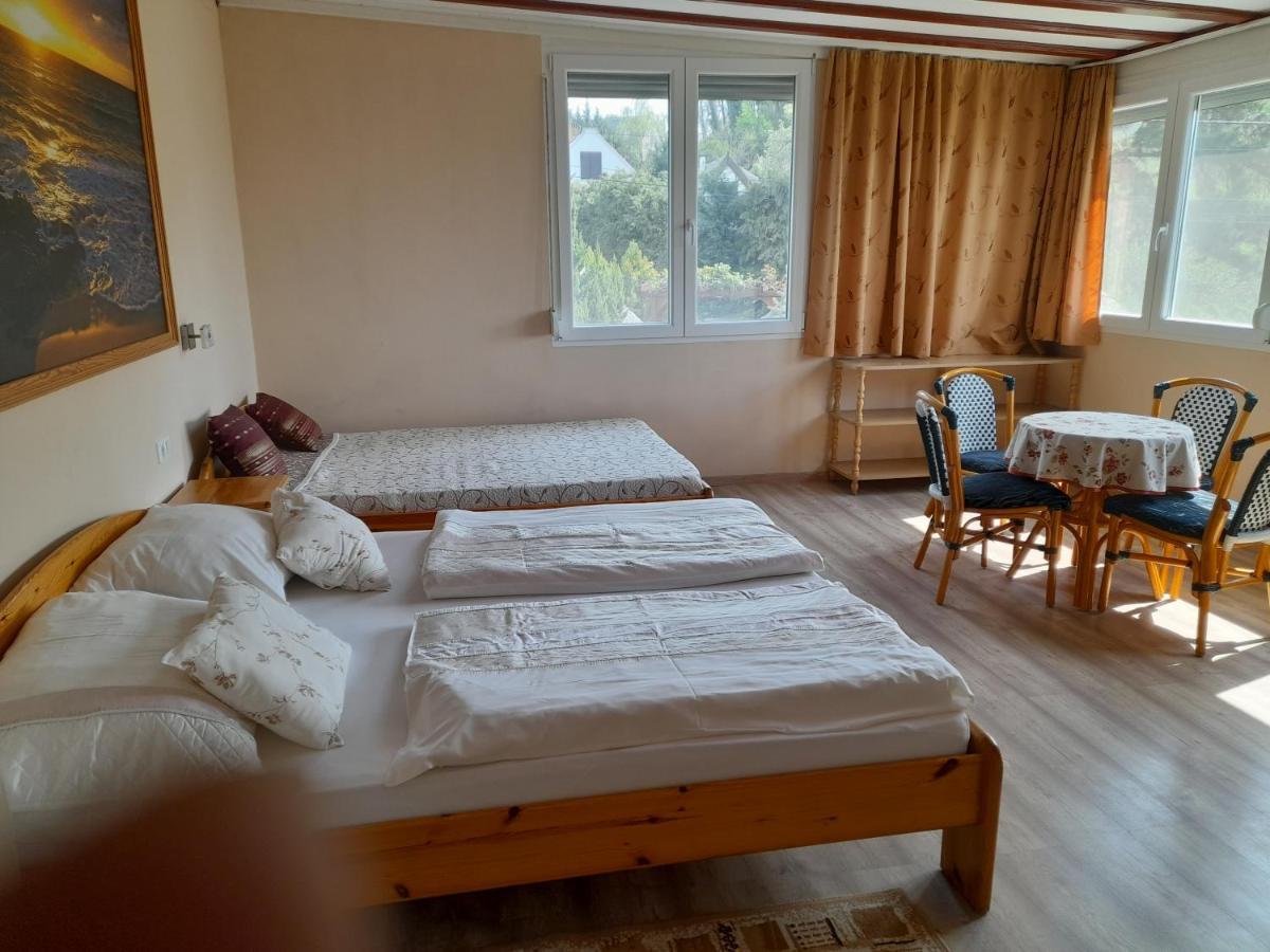 Rozsakert Vendeghaz Bed & Breakfast Szigliget Eksteriør bilde