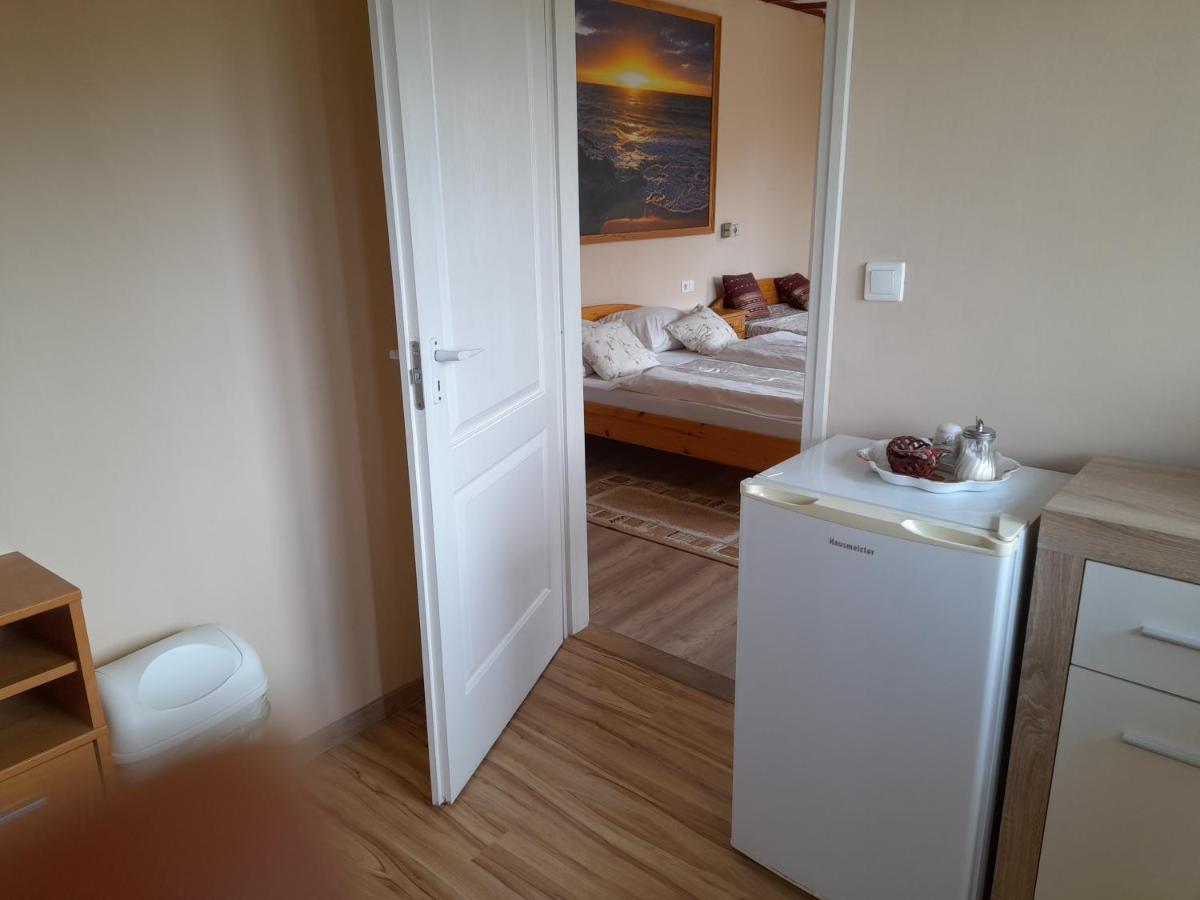 Rozsakert Vendeghaz Bed & Breakfast Szigliget Eksteriør bilde